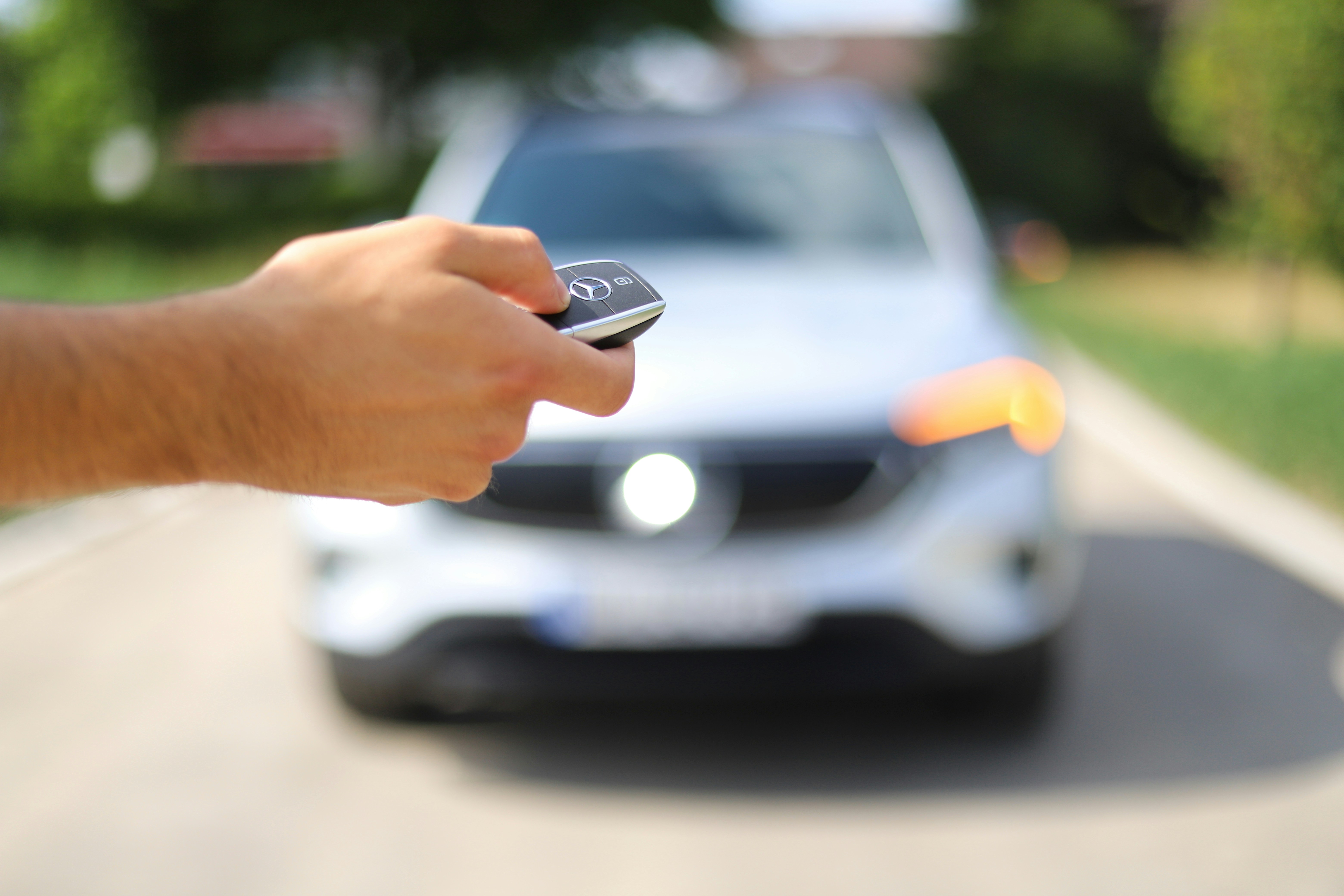 Elektrische auto leasen bij een dealer