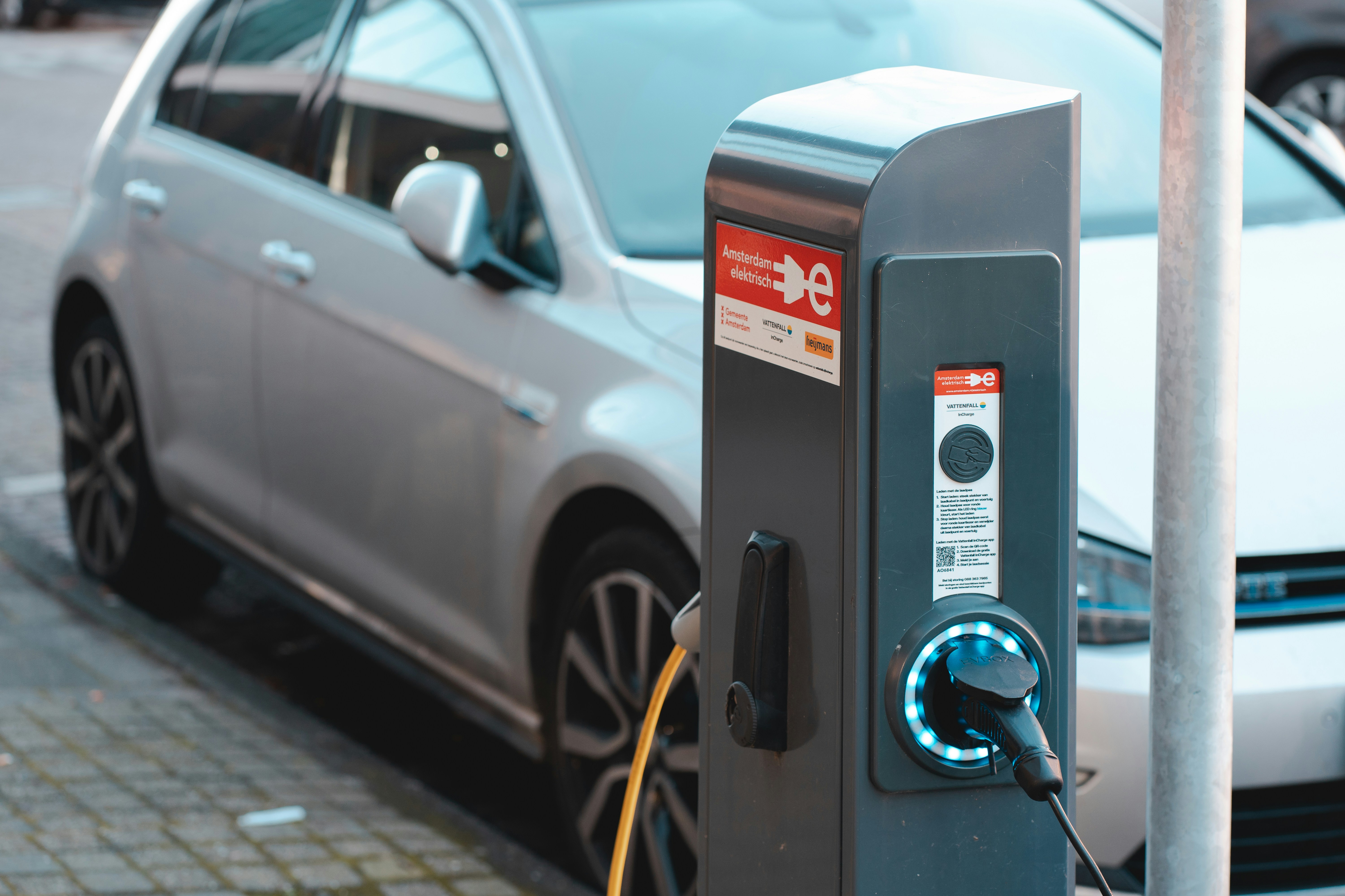 Openbare laadpaal in Amsterdam voor het laden van een elektrische auto